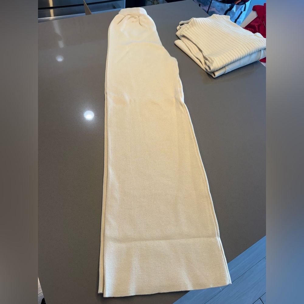 Elegant Cream Women 3 piece set pants, long cardigan, turtleneck sleeveless top - Picture 8 of 10